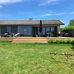 Vakantiehuis Charming Summer House In With Sea View *