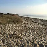 Vakantiehuis Charming Summer House In With Sea View