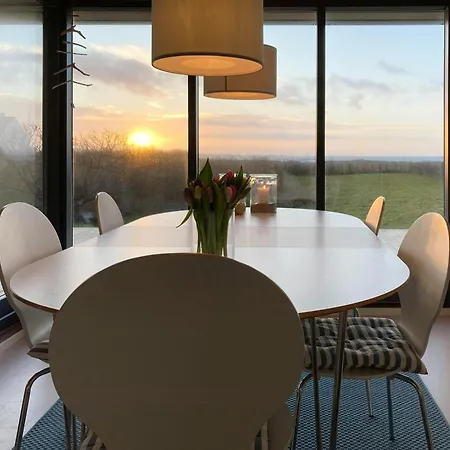 Charming Summer House In With Sea View