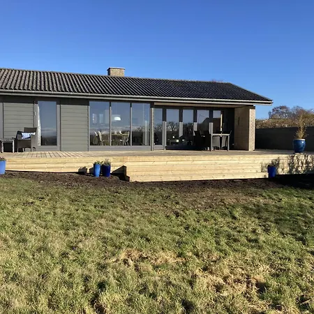 Prázdninový dům Charming Summer House In With Sea View