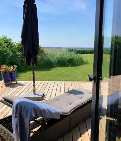 Vakantiehuis Charming Summer House In With Sea View